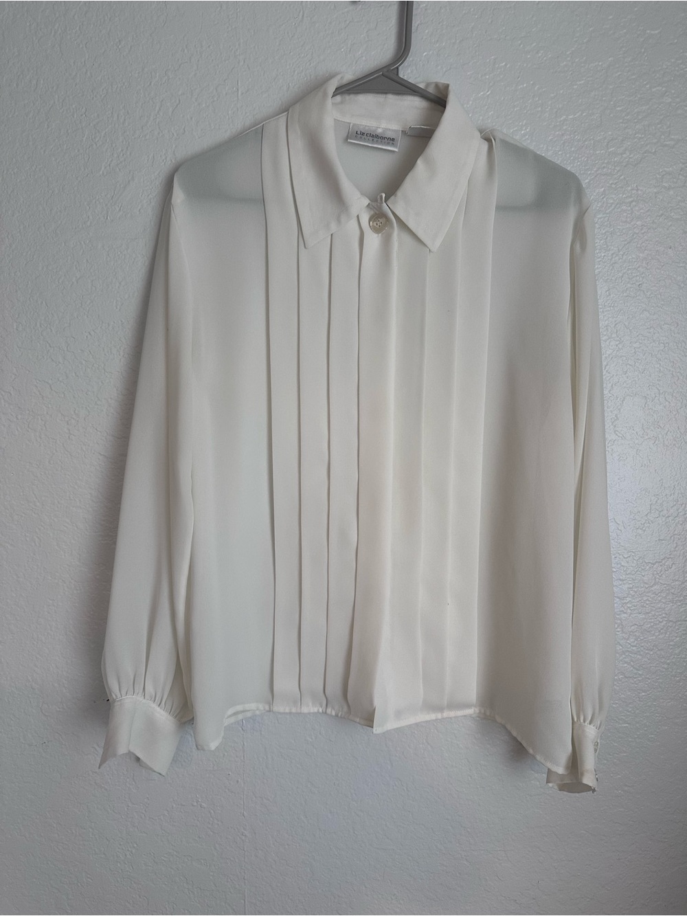Vintage Liz Claireborne White Pleated Front Long-Sleeve Shirt